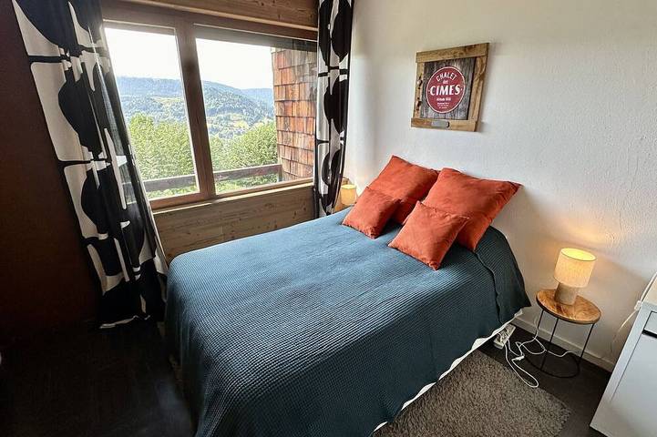 Gîte pour 5 personnes, avec Balcon dans La Banne d'Ordanche - 2