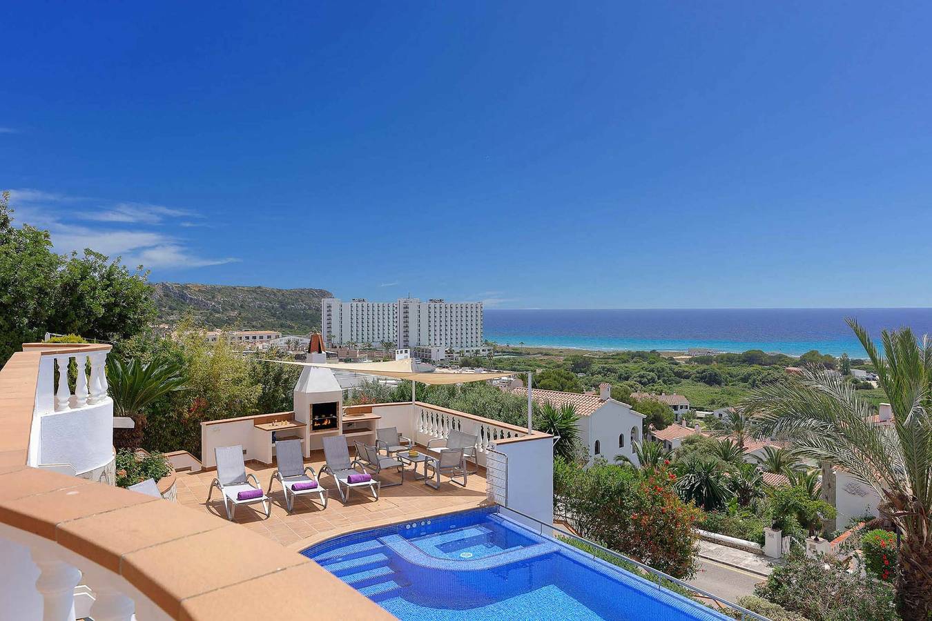 Chalet para 11 personas con terraza in San Jaime Mediterráneo, Municipio de Alaior