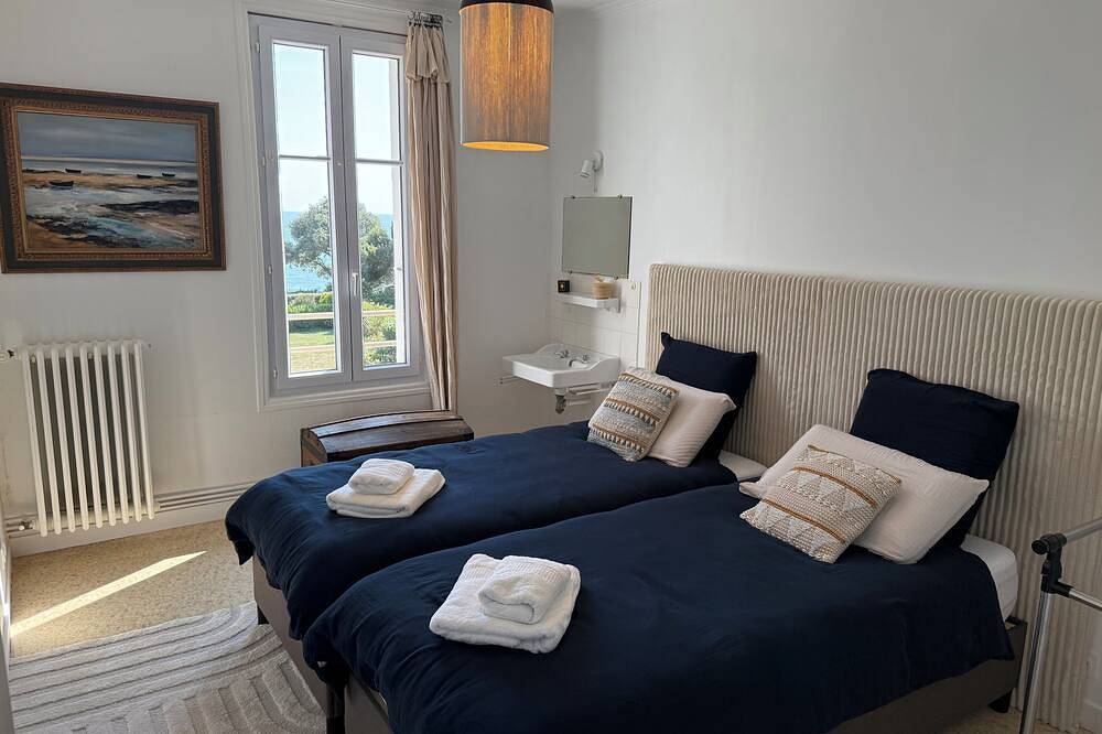 Villa 400m2 face Mer surplombant la plage avec piscine chauffée, proche La Baule in Saint-Marc-sur-Mer, Saint-Nazaire