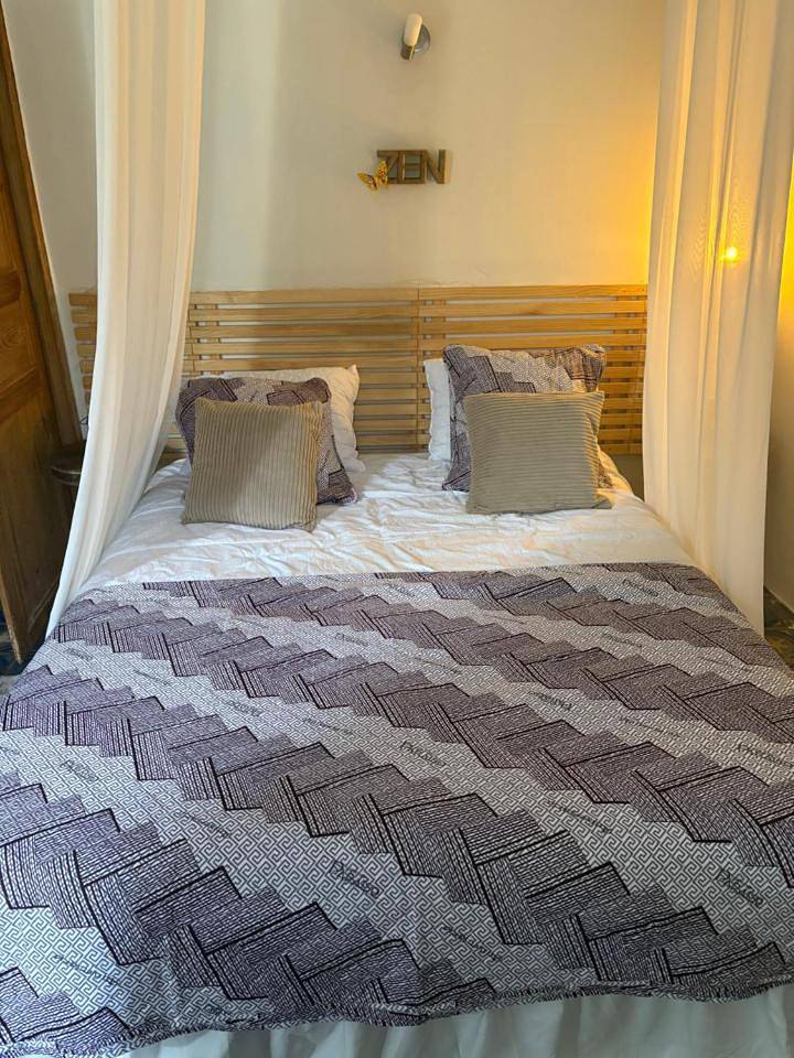 Triple Room with Private Bathroom in Fabrezan, Région de Narbonne