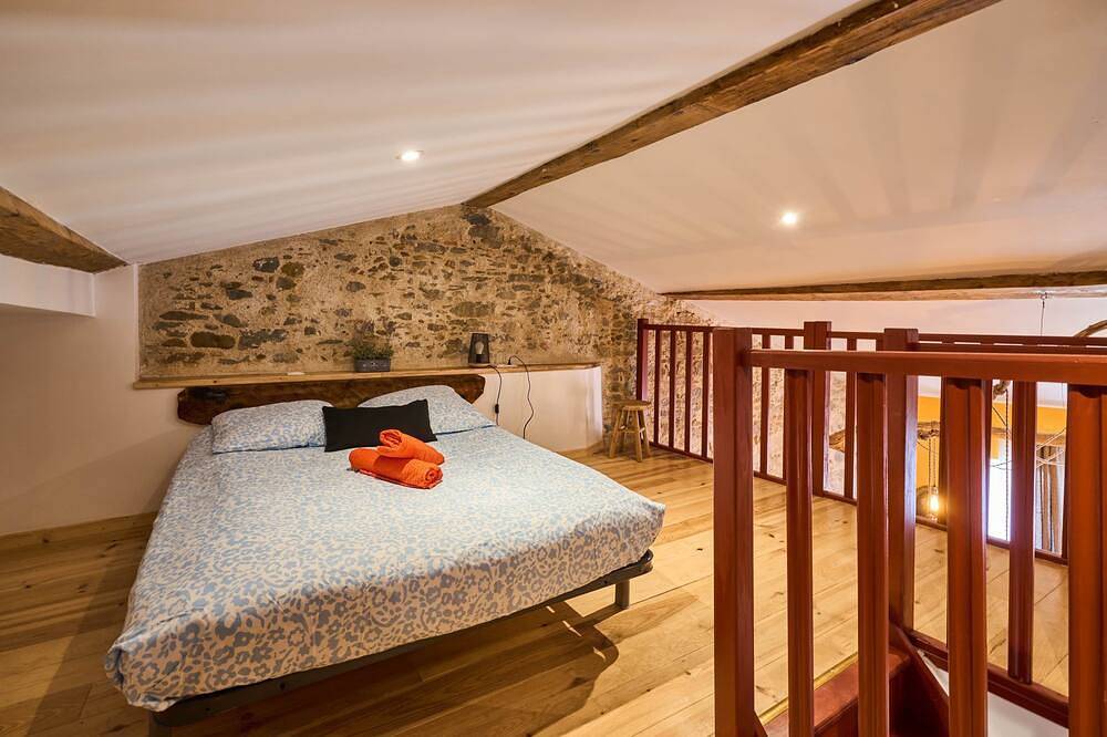 Appartement entier, Charme unique · Clim · 6 pers au cœur de Carca in Carcassonne, Région de Carcassonne