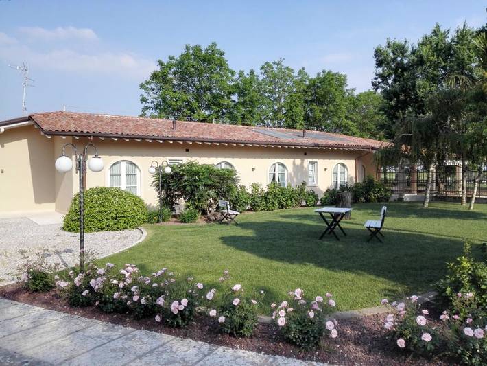 Hôtel pour 4 personnes, avec Jacuzzi et Terrasse ainsi que Jardin et Piscine à San Bonifacio