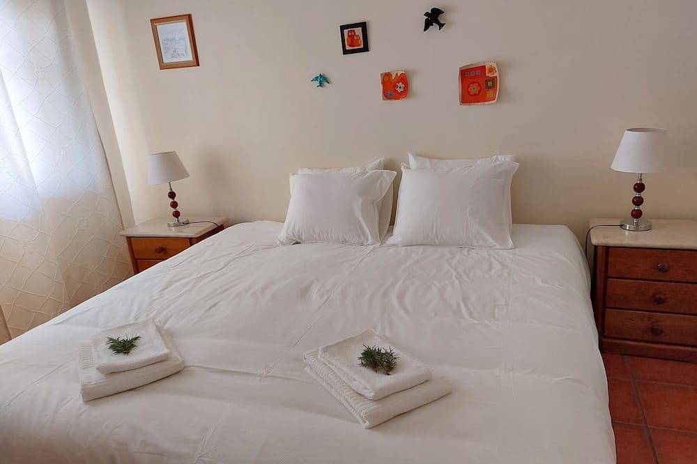 Geheel appartement, 2 bedrooms beachfront in Praia do Farol, Vila Nova de Milfontes