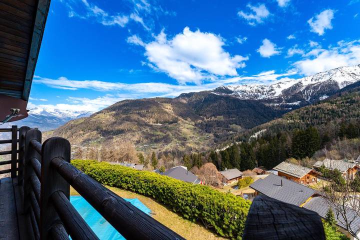 Chalet Les Melezes in La Tzoumaz, Riddes