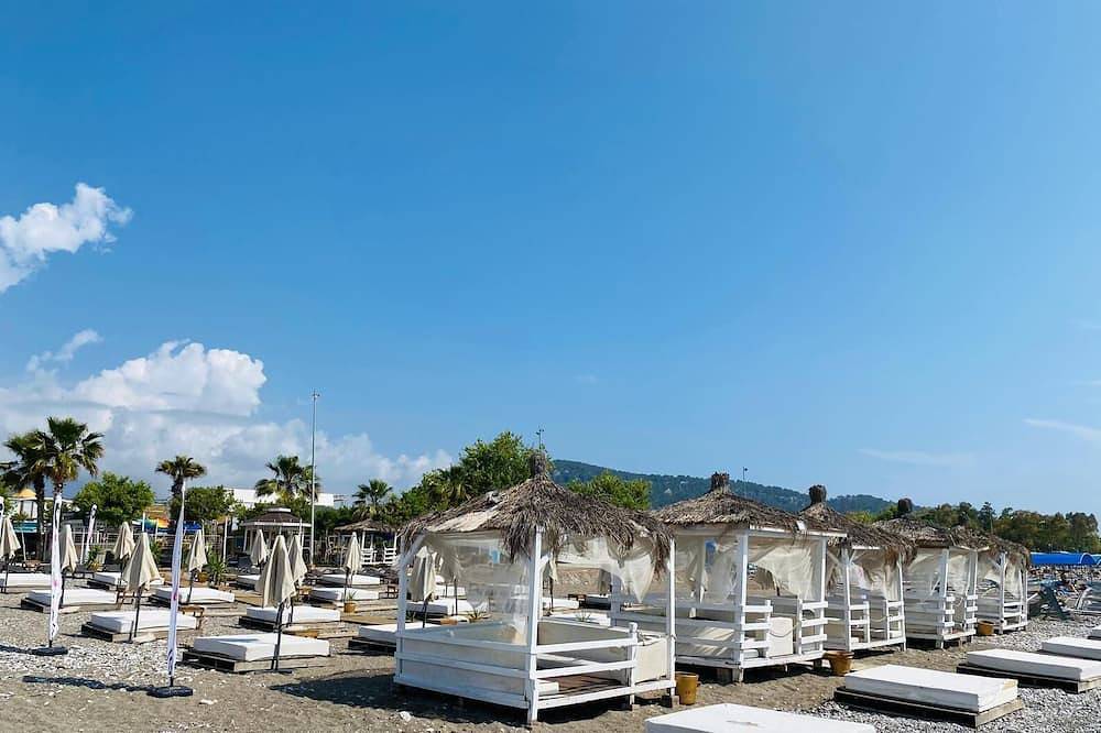 Entire apartment, Charming 1-bedroom apartment in wonderful Kiriş with Ac, Wifi in Kemer, Antalya Province