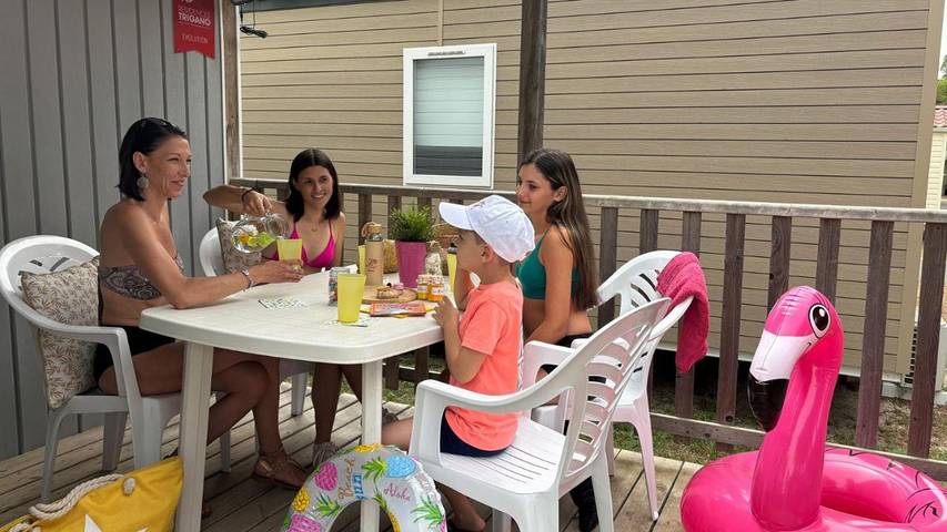 Camping pour 4 personnes, avec jardin et terrasse à Giens - 2