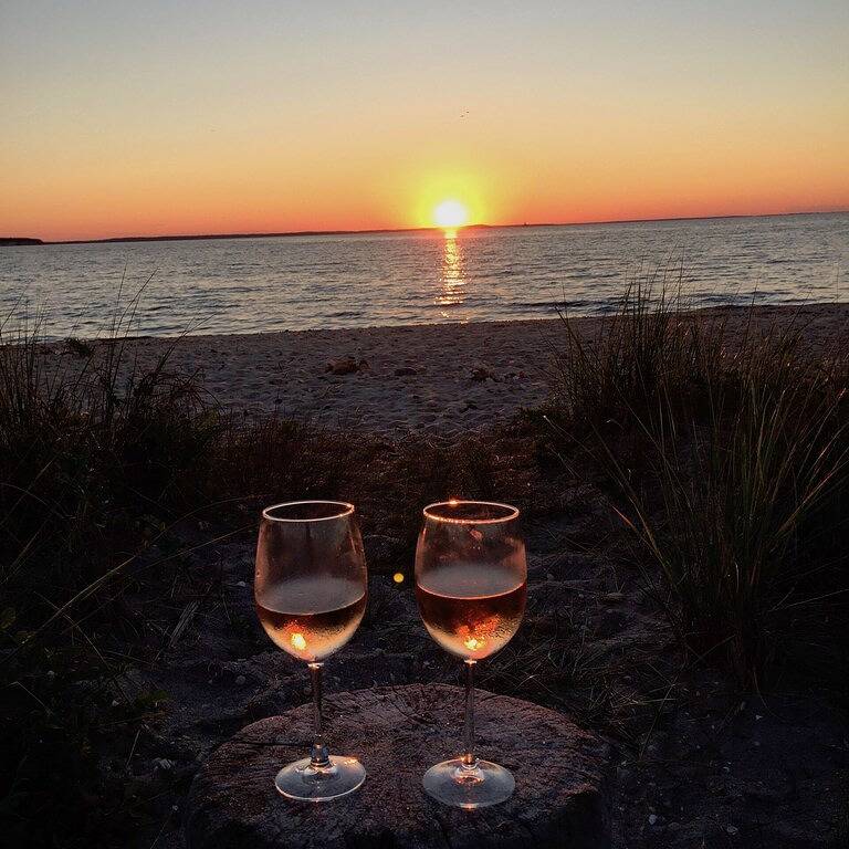 Modernes Strandhaus aus der Mitte des Jahrhunderts - Am Wasser, Privatstrand! in Springs, Hamptons