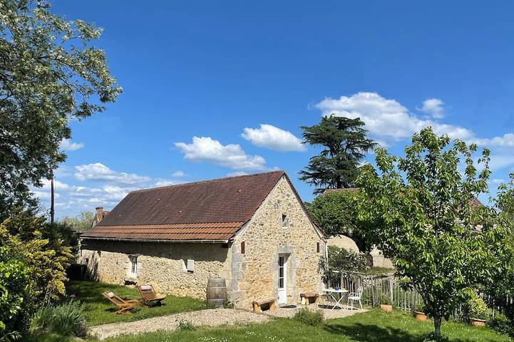 Location de vacances pour 2 personnes, avec Terrasse et Jardin à Queyssac
