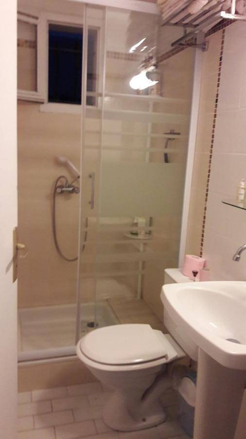 Chambre privée indépendante, piscine in Cap d'Agde, Agde