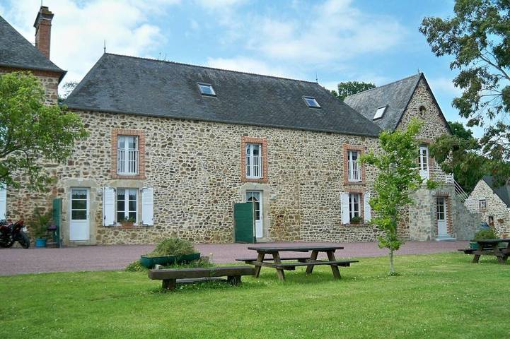 Location de vacances pour 6 personnes, avec jardin à Crasville