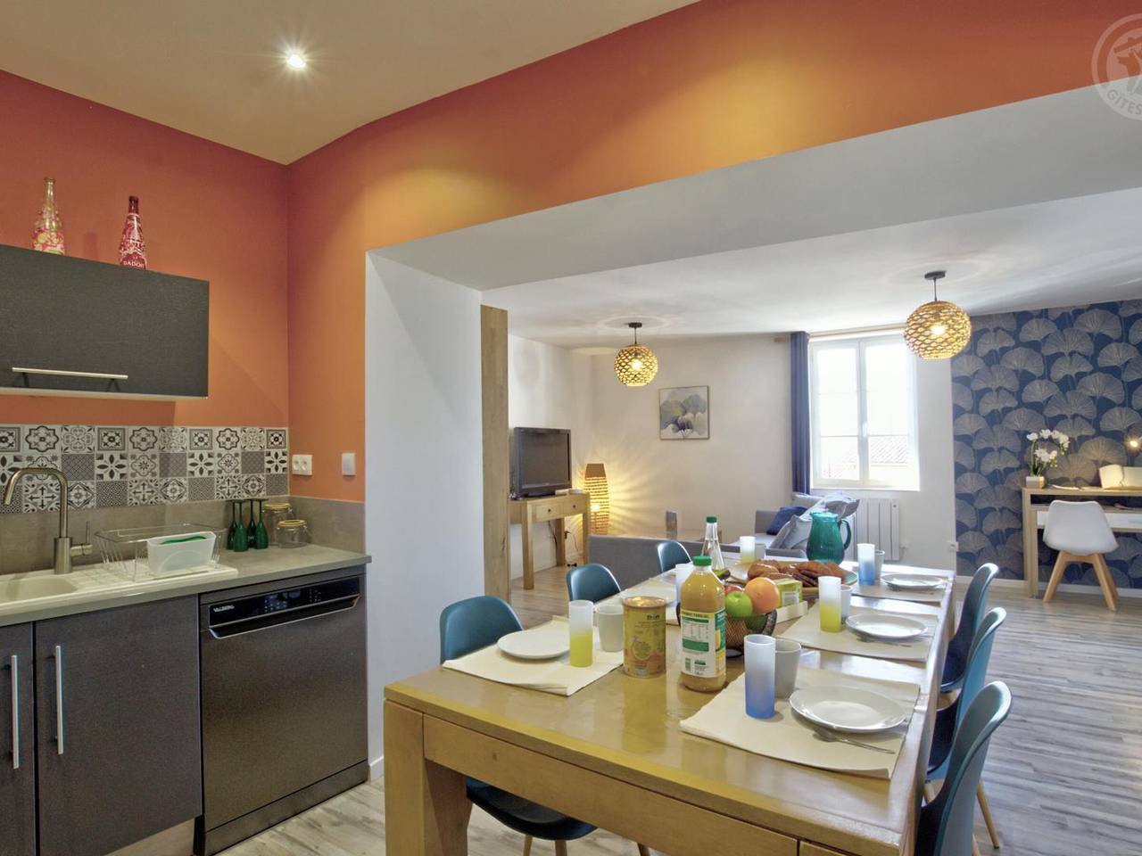 Appartement entier, Appartement Authentique et Confortable avec Wifi, Parking Gratuit et Cuisine Équipée à Saint-Galmier in Saint-Galmier, Montbrison