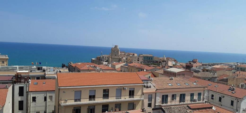 Ferienwohnung für 5 Personen, mit Terrasse und Ausblick, mit Haustier in Termoli