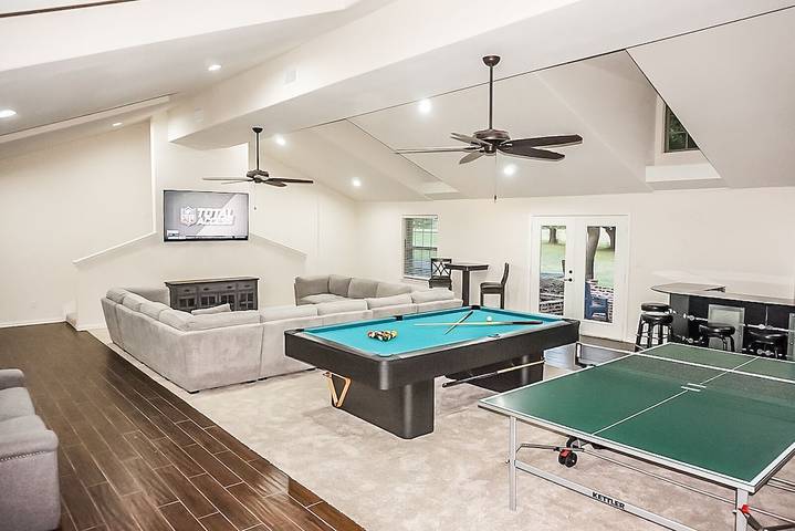 Vacation rental for 30 people, with terrace in Lake Texoma