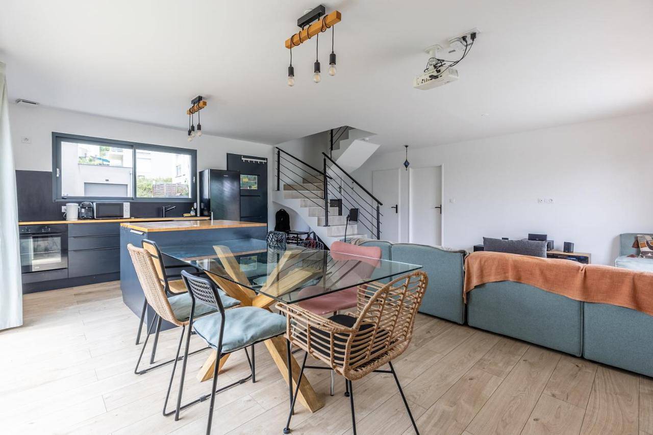 Appartement entier, Apartment in Ceyrat, Parc naturel régional des Volcans d'Auvergne