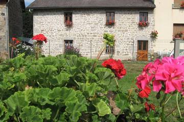 Gîte pour 6 personnes, avec terrasse et jardin à Condat-en-Combraille