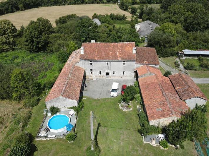 Chambre d’hôte pour 3 personnes, avec Piscine à La Forêt-sur-Sèvre