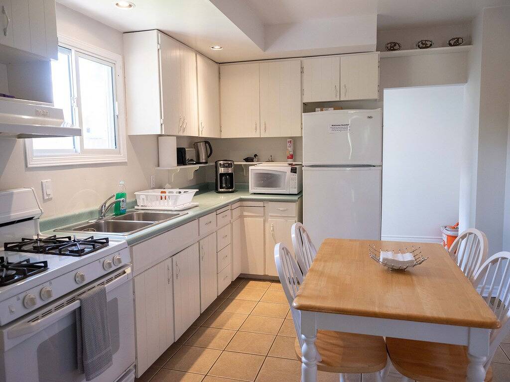 Maple Leaf House - zu Fuß zu den Wasserfällen und der Innenstadt! -Lizensierter Verleih in Niagara Falls, Niagara Fälle