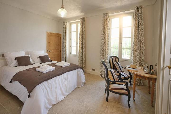 Chambre d’hôte pour 3 personnes, avec jardin et vue ainsi que piscine et sauna à Le Val - 3