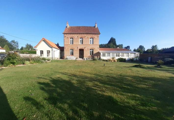 Location de vacances pour 10 personnes, avec Terrasse et Jardin ainsi que Sauna et Vue à Fressin