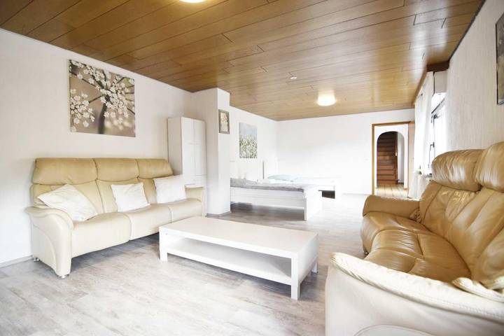 Ferienwohnung für 8 Personen, mit Balkon und Terrasse in Sankt Augustin - 2