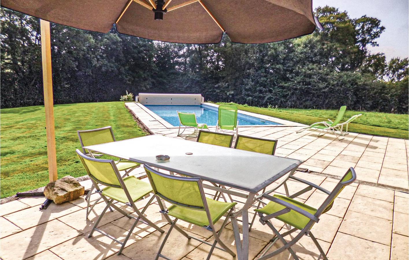 Apto de 170 pies cuadrados con estacionamiento, TV, jardín, piscina y Wifi - 1.5km a La Croupte in Livarot-Pays-d'Auge, Region de Lisieux