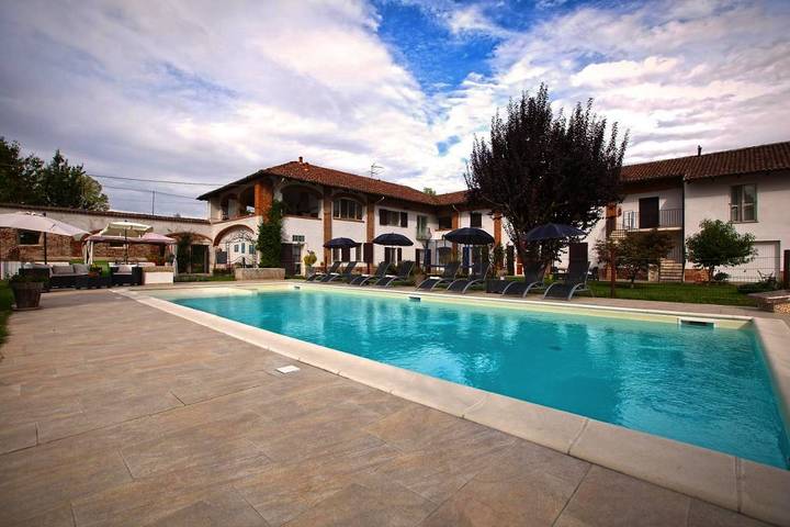 Maison de vacances pour 4 personnes, avec Terrasse et Jardin ainsi que Piscine et Sauna à Quargnento