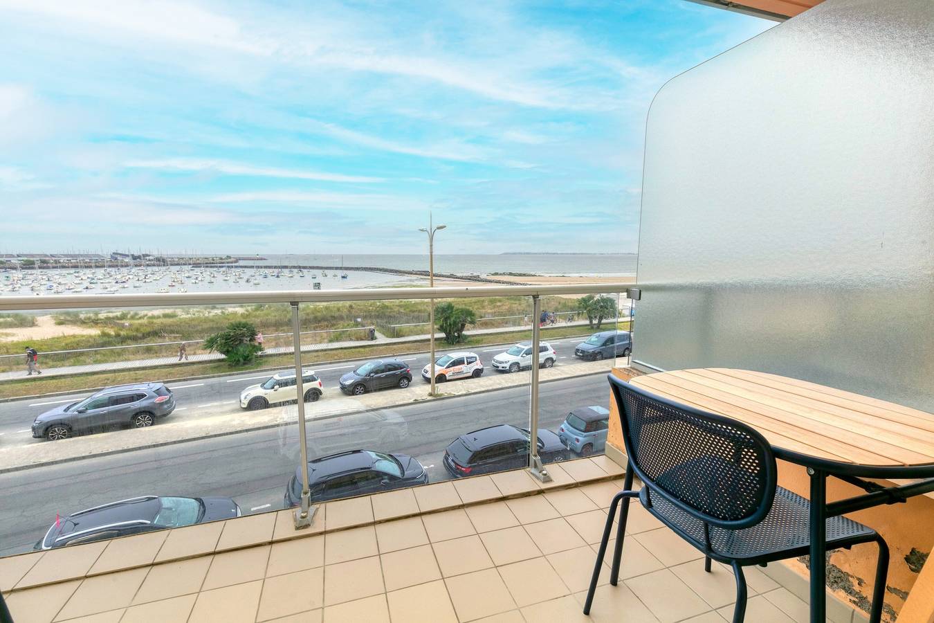 Appartement entier, Appartement 'Front De Mer - Terrasse' avec vue sur la mer, balcon et Wi-Fi in Pornichet, Côte d'Amour