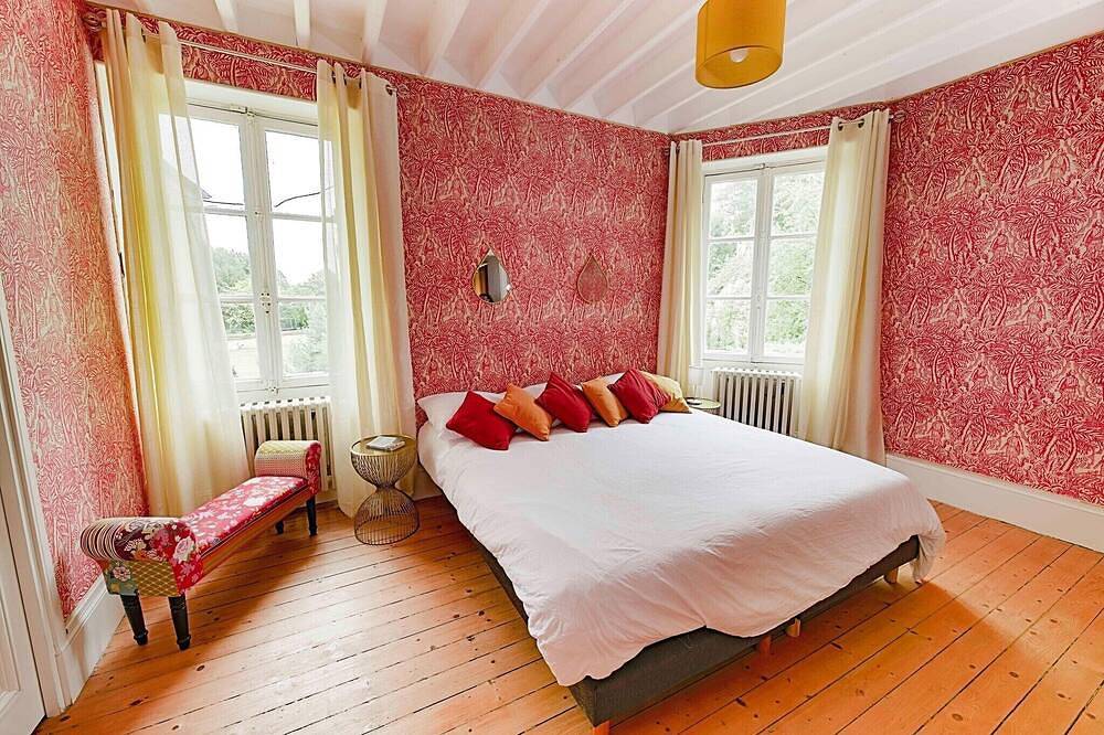 Grand Estate for 20 with Pool, Garden in Villecerf, Seine-et-Marne