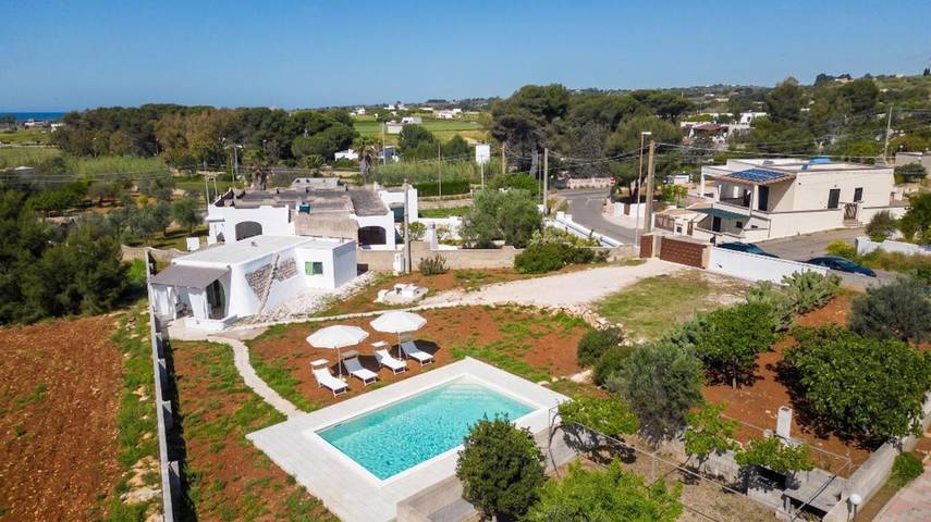 Villa per 4 persone, con giardino e panorama nonché piscina, adatto a famiglie con bambini a Pescoluse