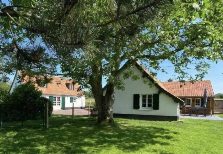 Gîte pour 13 personnes, avec terrasse et jardin
