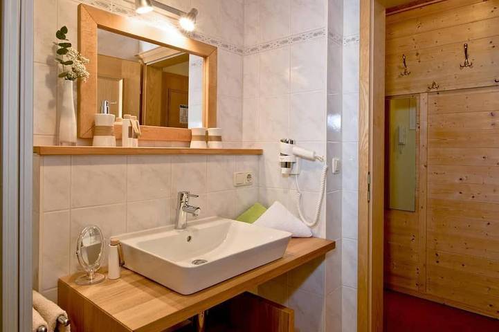Apartamento inteiro, Cozy allergy-friendly vacation apartment in the Bavarian Forest in Frauenau, Šumava Mountains