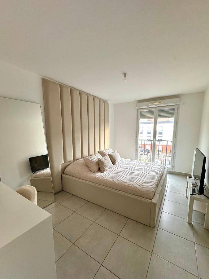 Appartement entier, Two-Bedroom Apartment in Villabé, Essonne