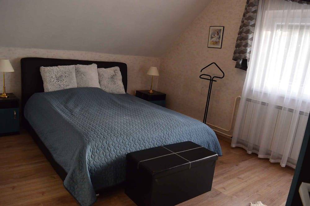 Ganze Wohnung, Ferienwohnung mit Garten und Grill in Gyenesdias, Balaton Hochland Nationalpark