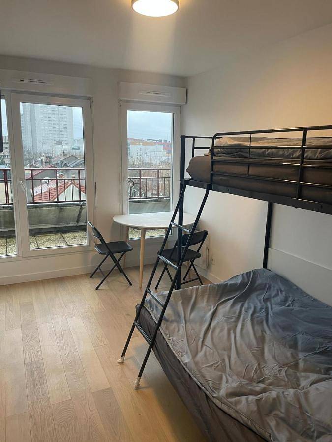 Gîte pour 3 personnes, avec balcon à Alfortville