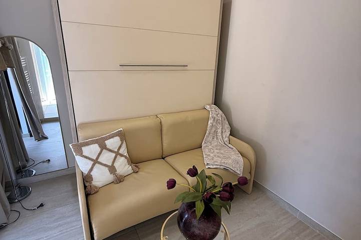 Entire apartment, Studio swimming pool in Bouc-Bel-Air, Mediterranean Coast (France)
