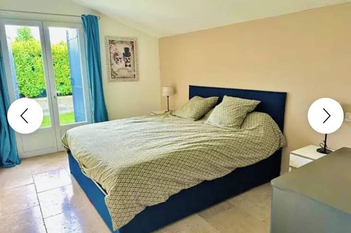 Location de vacances pour 9 personnes, avec jardin et terrasse à Mollégès - 4