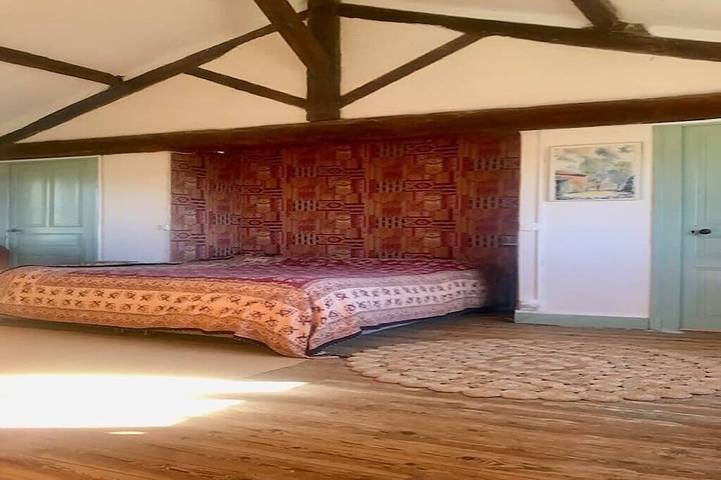 Location de vacances pour 11 personnes, avec jardin et terrasse à Queaux - 2