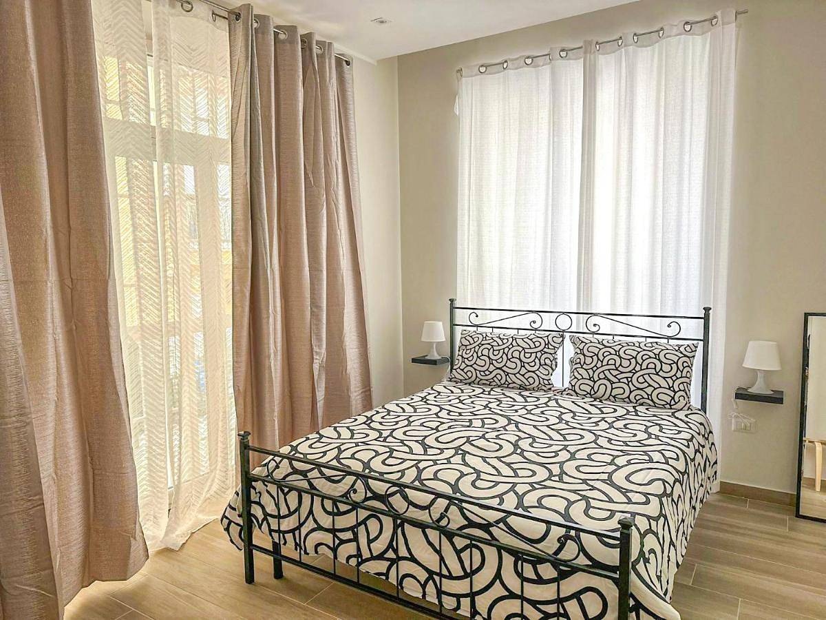 Double Room with Private Bathroom in Torre del Greco, Parco nazionale del Vesuvio