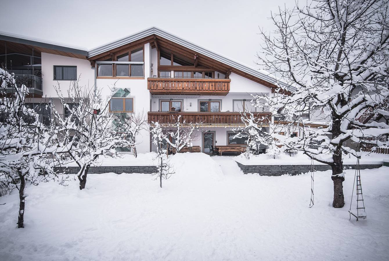 Entire apartment, Eder Apartment Neuhaus with Mountain View, Private Terrace and Wi-Fi in Gais, Kronplatz