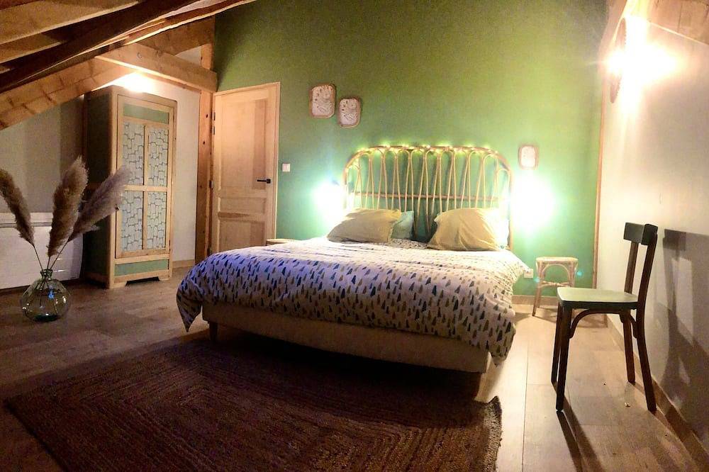 Gite Neuf 14 couchages top tendance en pleine nature en Haute Loire in Lapte, Haute-Loire