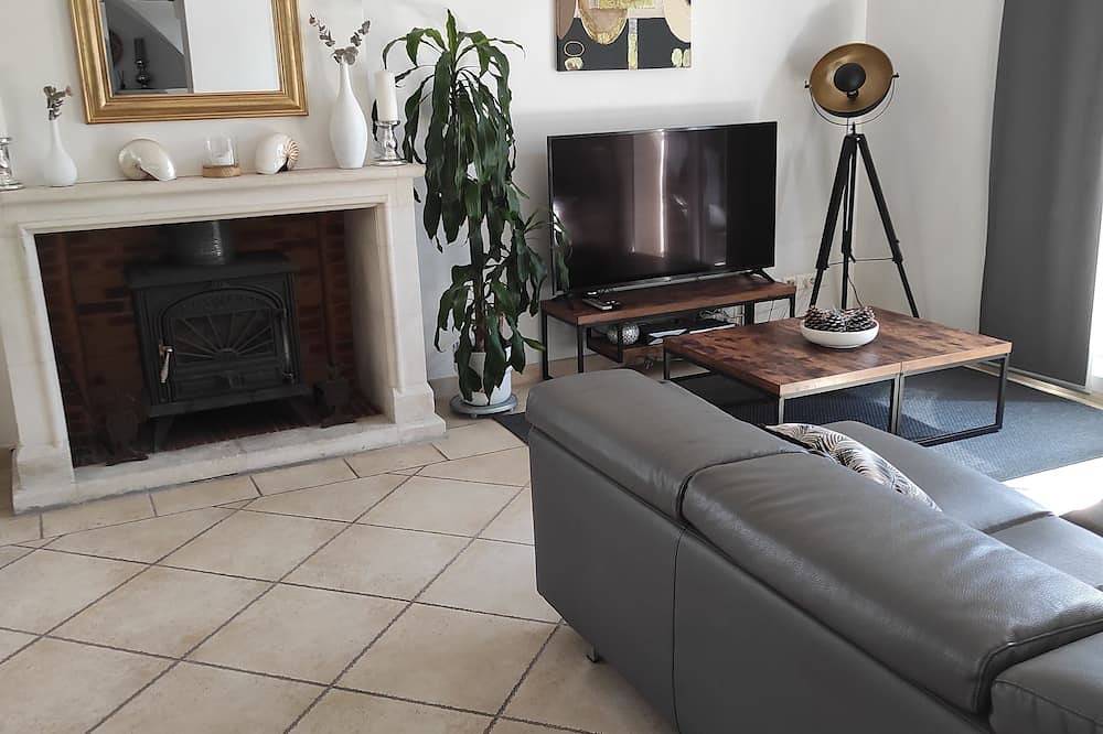 Near Avignon, Comfortable villa with private pool, in Provence in Althen-des-Paluds, Vaucluse