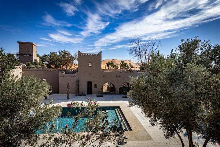 Maison d’hôte pour 3 personnes, avec jardin et vue ainsi que bassin pour enfant et piscine, animaux acceptés dans Merzouga