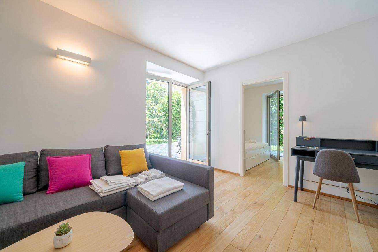 Apartamento entero, Genoa Quarto dei Mille Apt x7 Patio&Swimming Pool in Génova (Ciudad), Génova