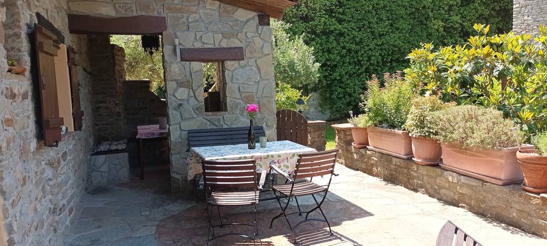 Gîte pour 2 personnes, avec terrasse à Monastero Bormida