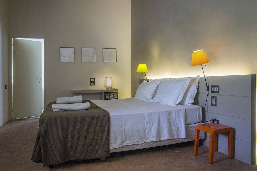 Umbria - Luxury Country House 6 Bedrooms w Ensuite Bathrooms in Todi, Perugia Province