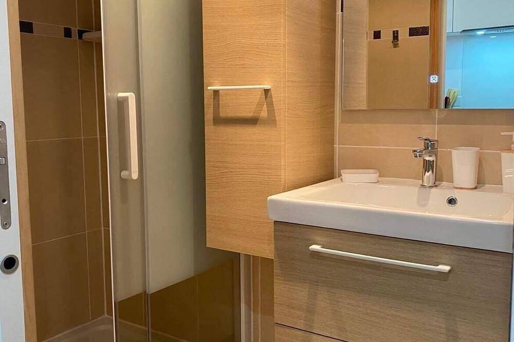 Appartamento intero, Superb 2-person 38m2 air-conditioned apartment 250m from the beach. in Calvi, Calvi e dintorni