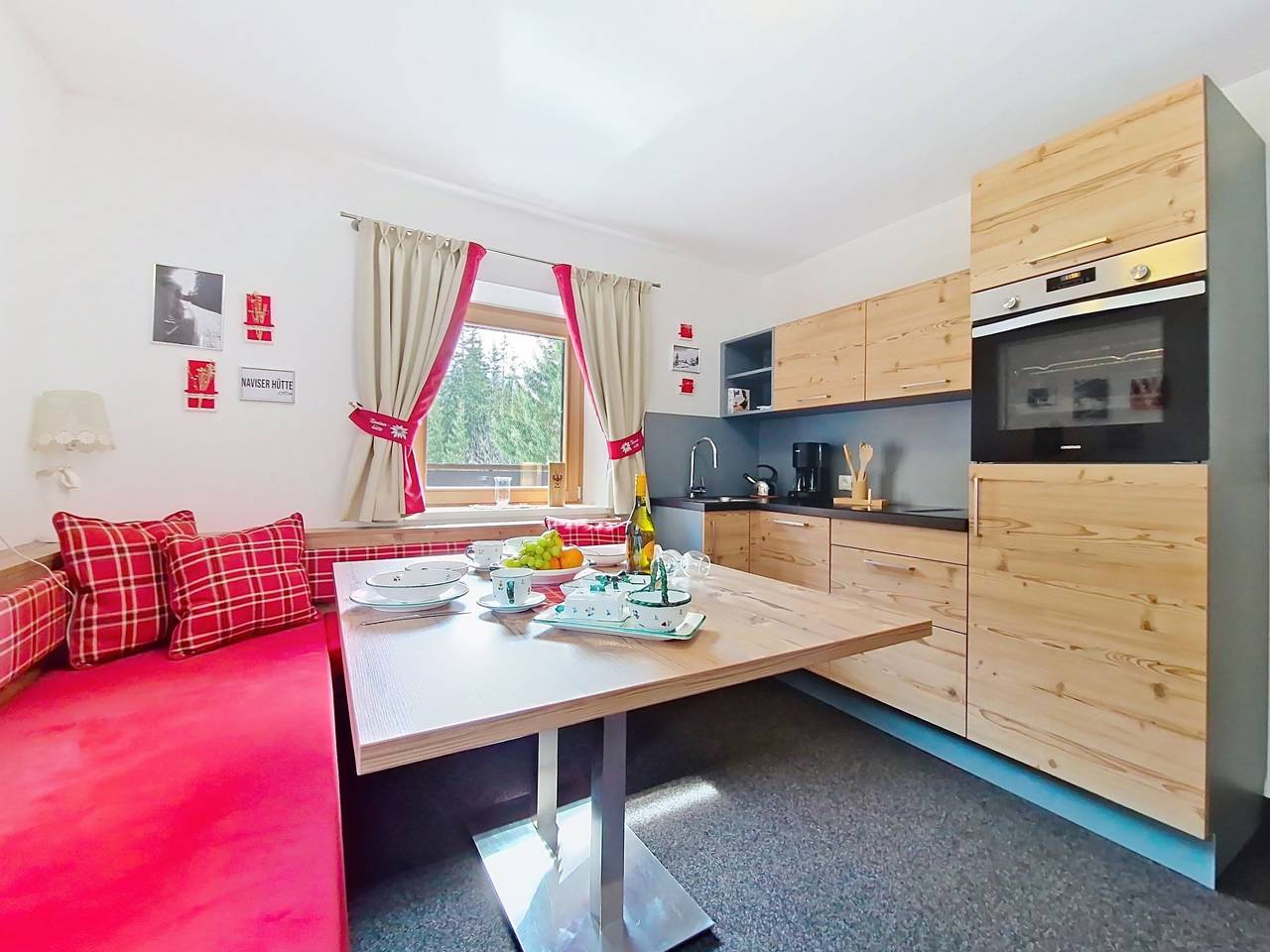 Ganze Wohnung, Naviser Hütte in Tuxer Alpen, Navis