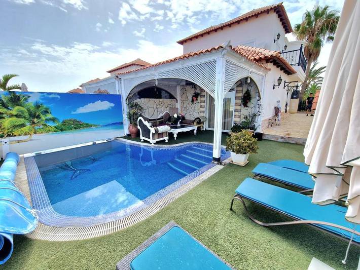 Chalet para 4 personas, con Balcón y Jacuzzi además de Terraza y Jardín en Chayofa