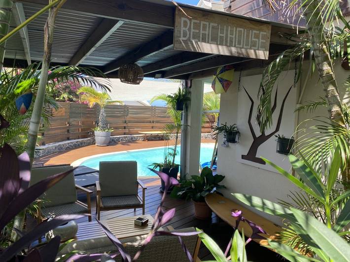 Villa pour 2 personnes, avec terrasse ainsi que piscine et jardin