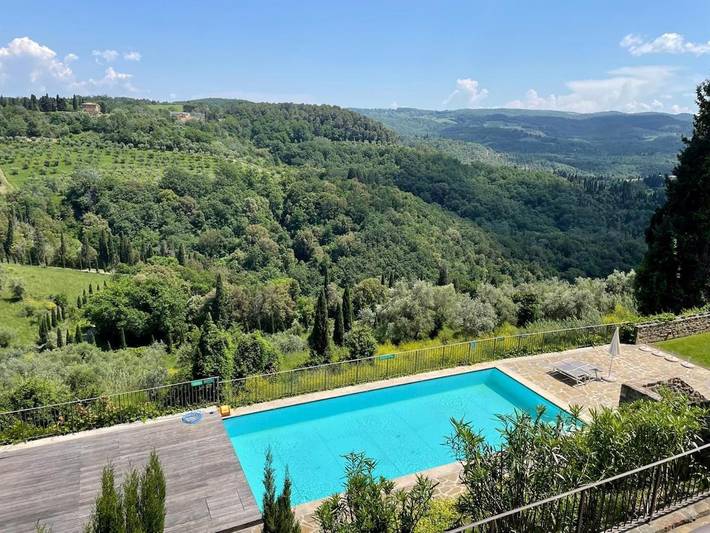Ferienwohnung für 7 Personen, mit Balkon und Terrasse sowie Pool und Ausblick